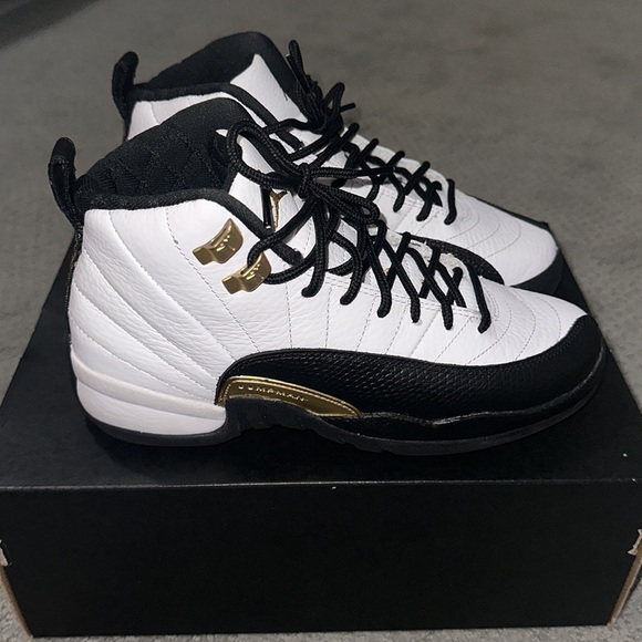 Air Jordan Retro 12 - Picture 4 of 5